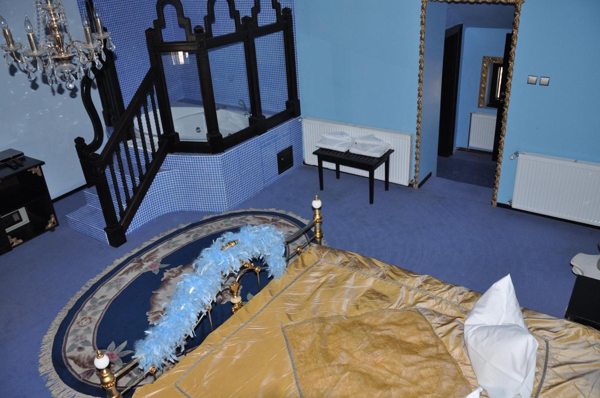 Casa Cu Farfurii Hotel Sinaia Quarto foto
